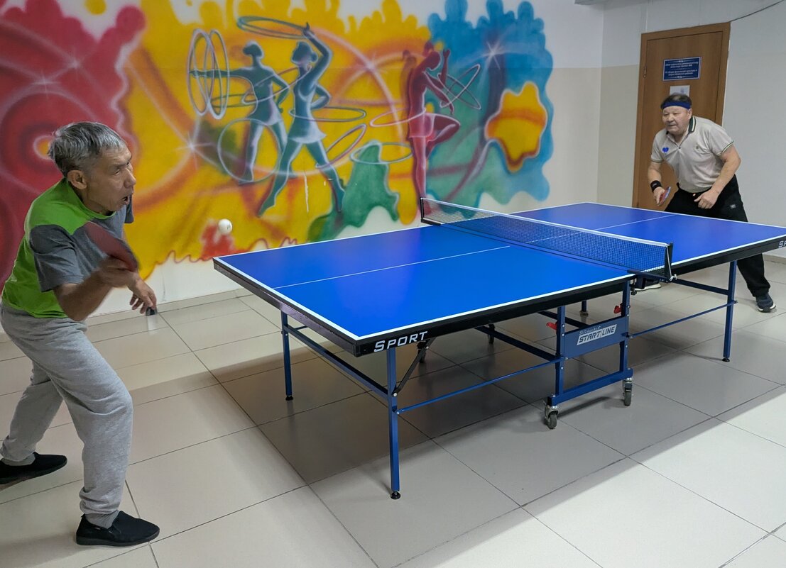 Играем в настольный теннис - Андрей Хлопонин