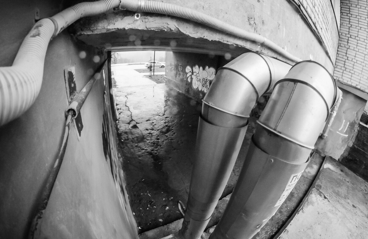 В маленьком городе - Олег Загорулько