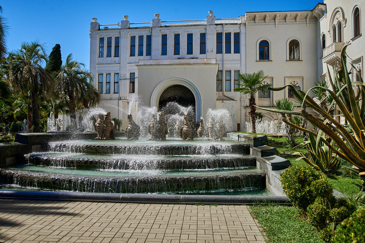 фонтан Грифоны - Александр Леонов