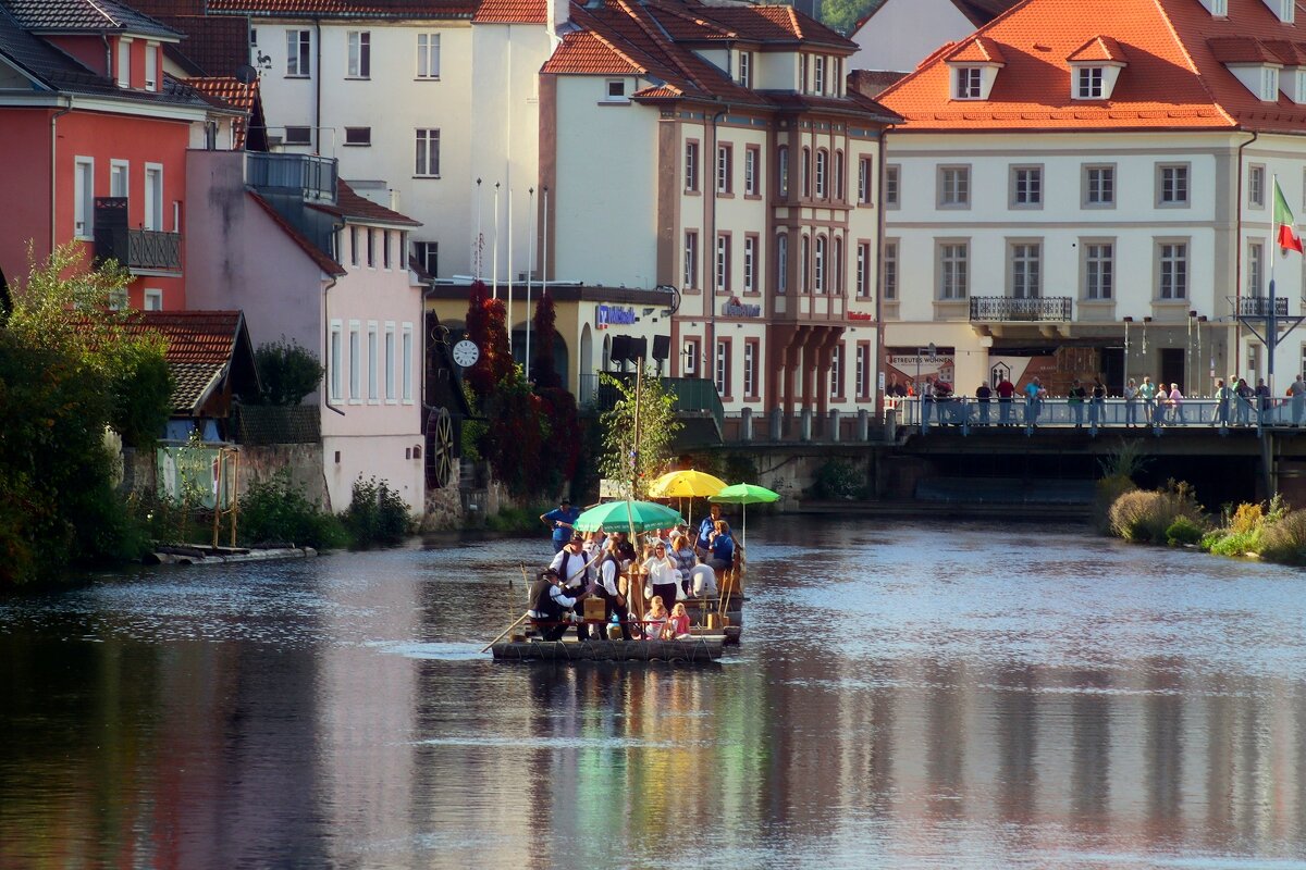 На маленьком плоту - Юрий. Шмаков