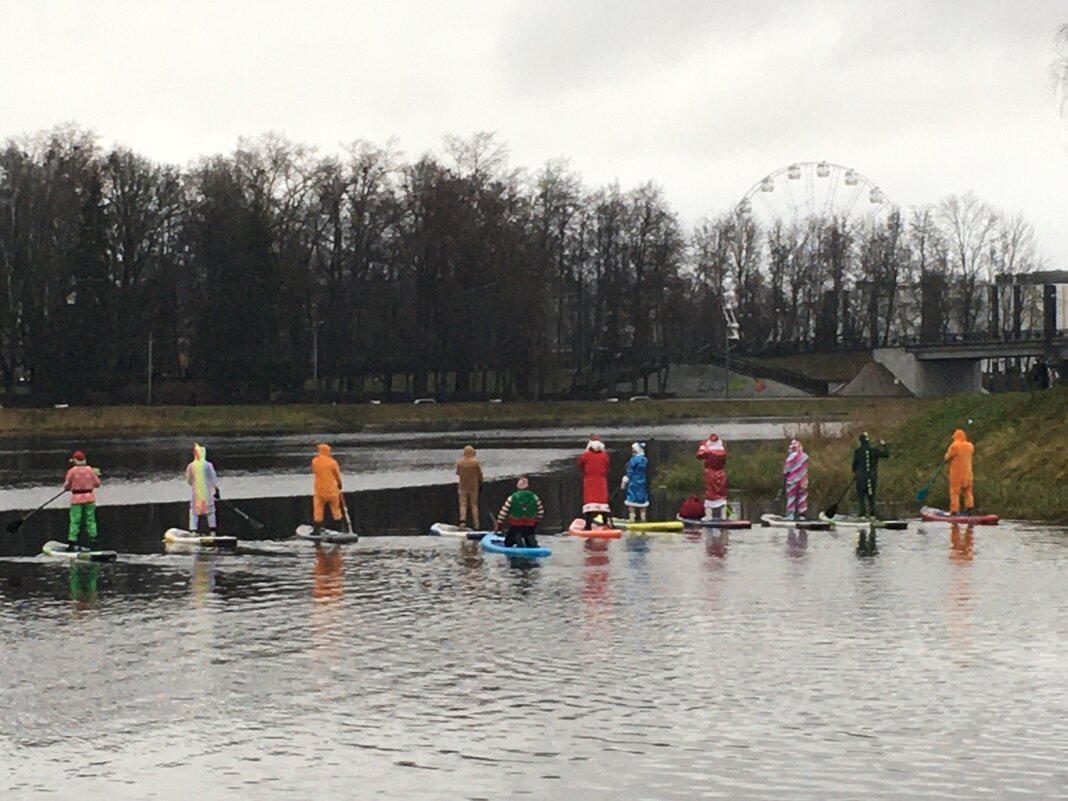 Великие Луки. 21.12.2025. Новогодний заплыв по Ловати на сапах... - Владимир Павлов
