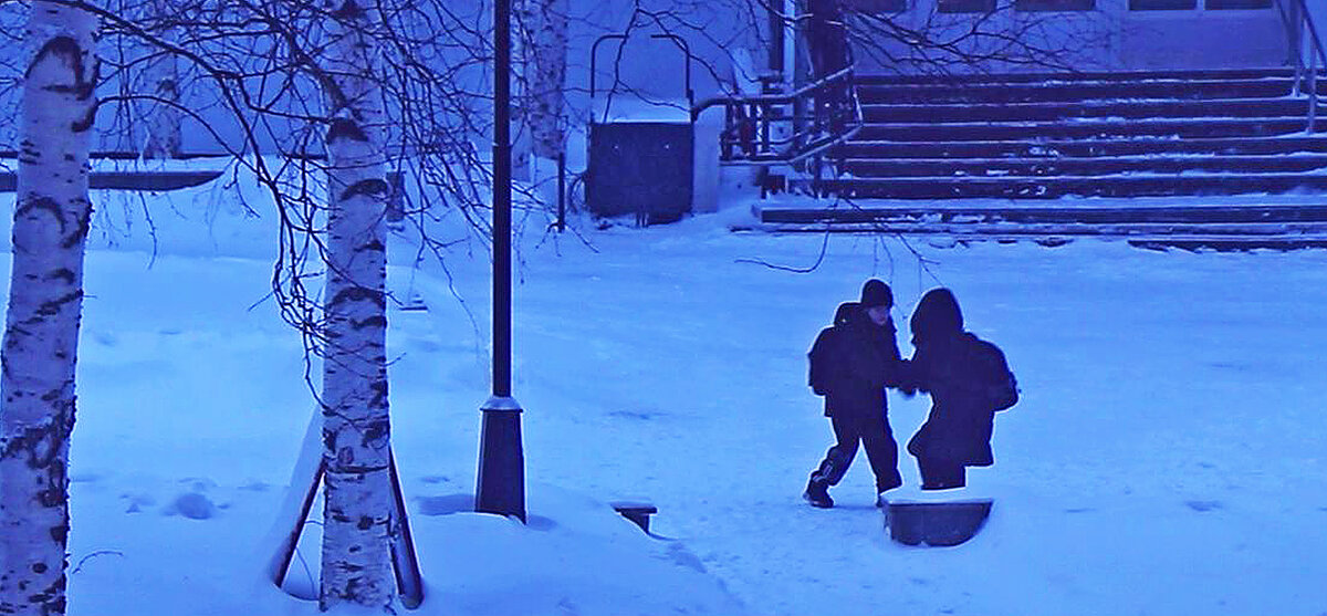 Декабрь...Шуточная борьба ребят! - Владимир 