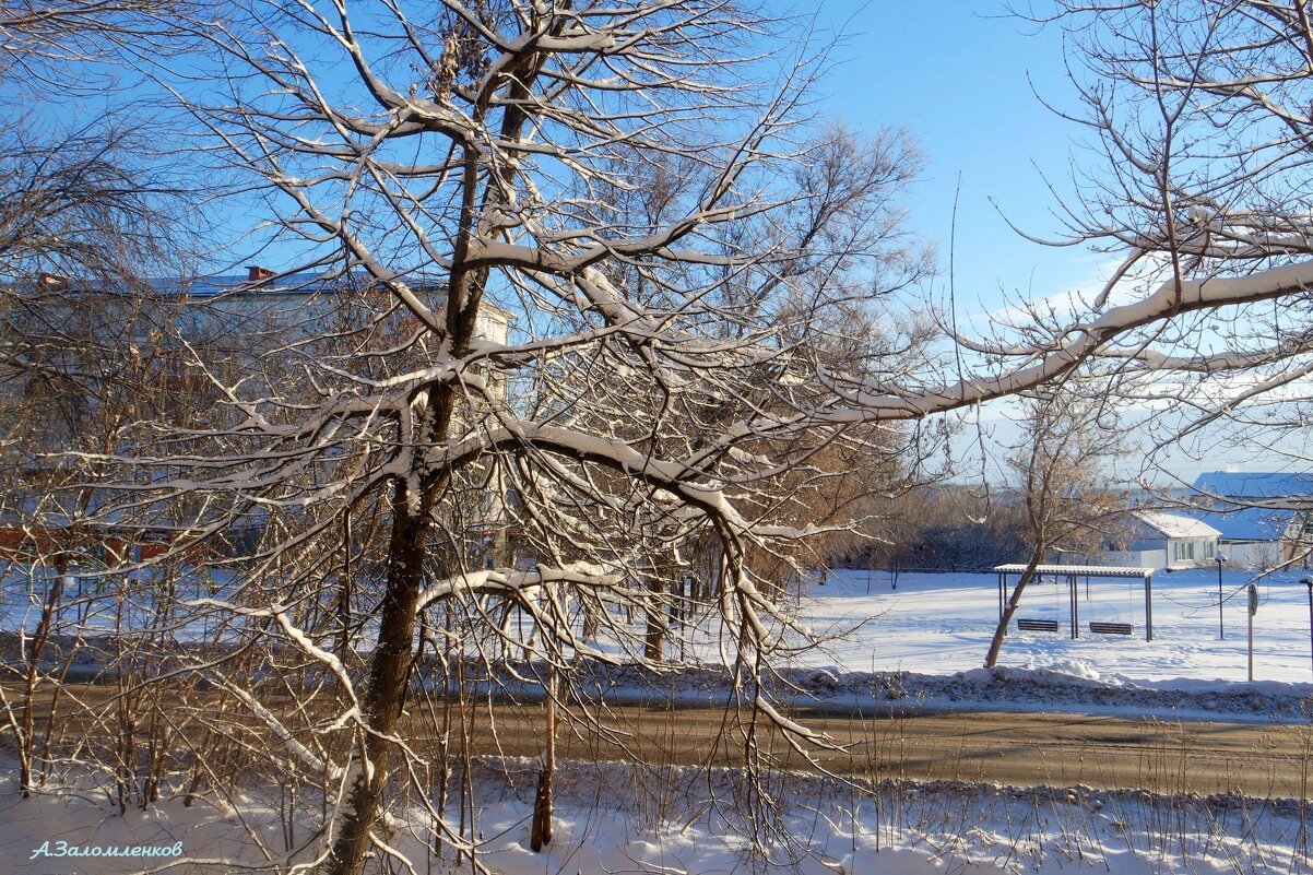 А у нас с утра за бортом минус  27, а у вас? :-) - Андрей Заломленков