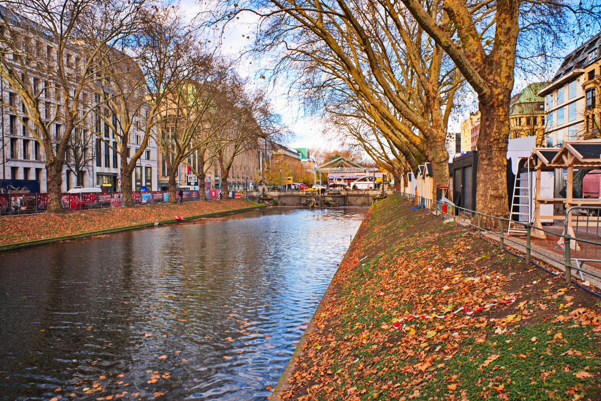 *** - Witalij Löwin