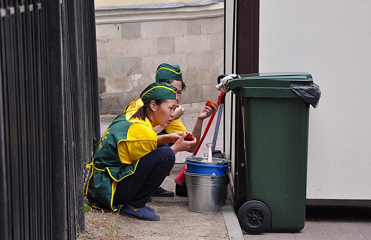 Девочки с персиками,,,, - Анатолий Колосов