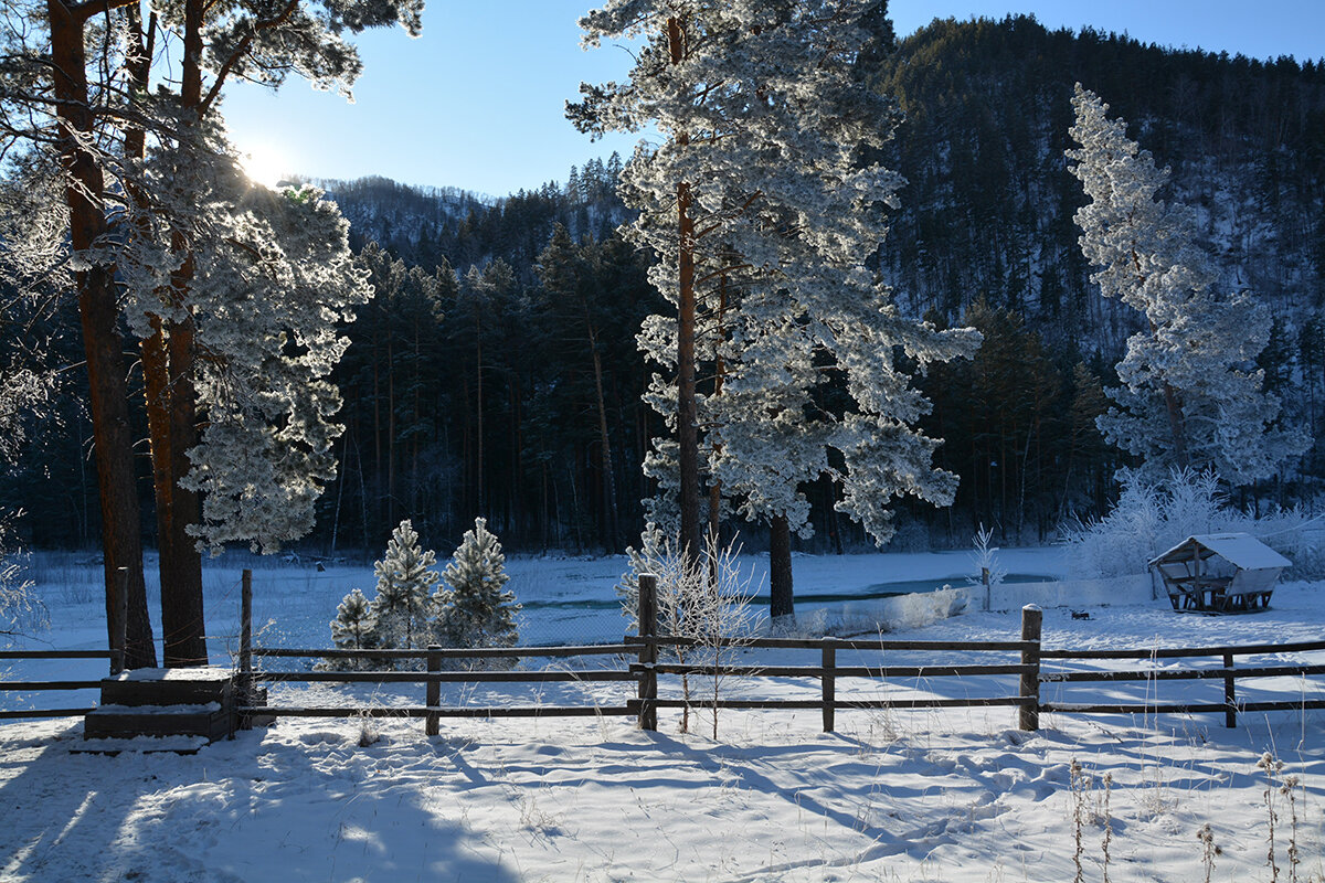 У Синего плёса - Валерий Медведев У Синего плёса - Валерий Медведев