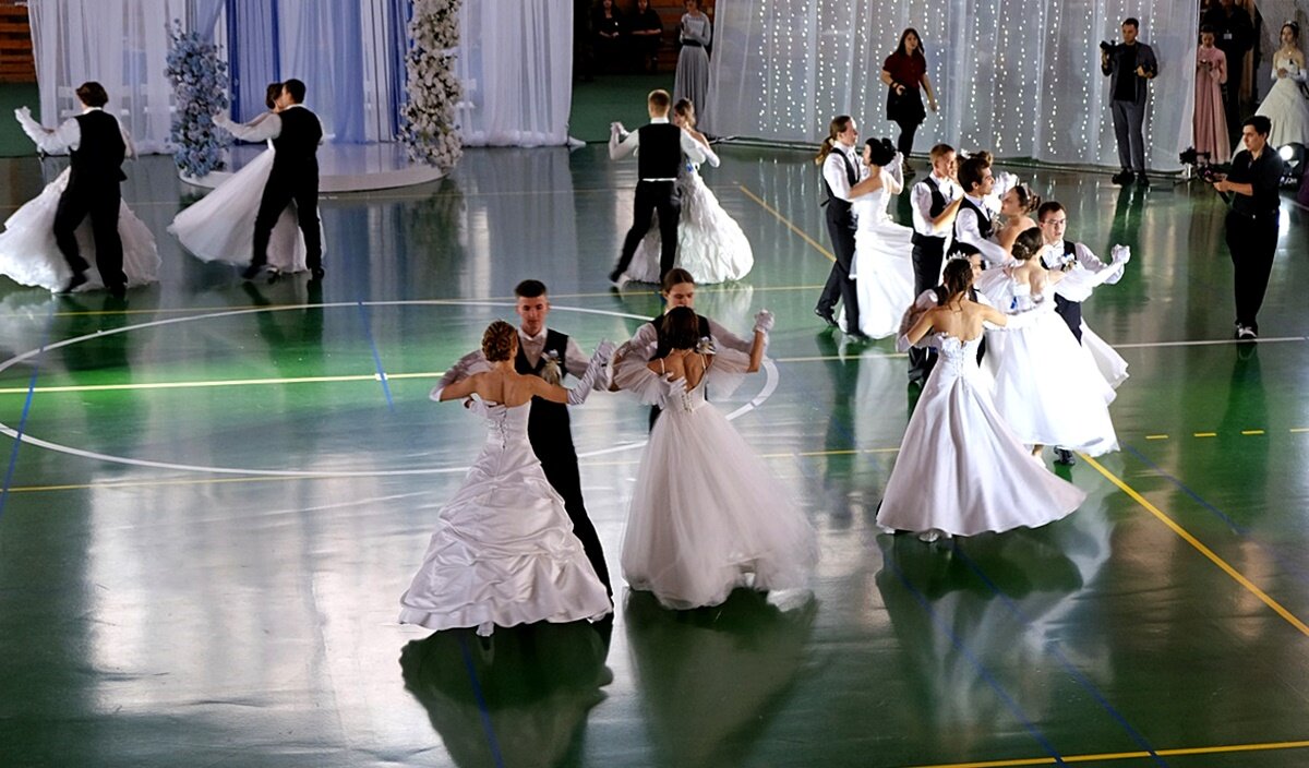 Студенческий бал. Дамы, кавалеры, марши, вальсы... - Алекс Б-в