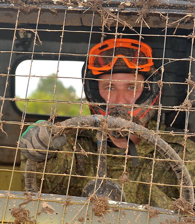Сижу за решёткой в машине крутой... )) - Владимир Хиль Сижу за решёткой в машине крутой... )) - Владимир Хиль