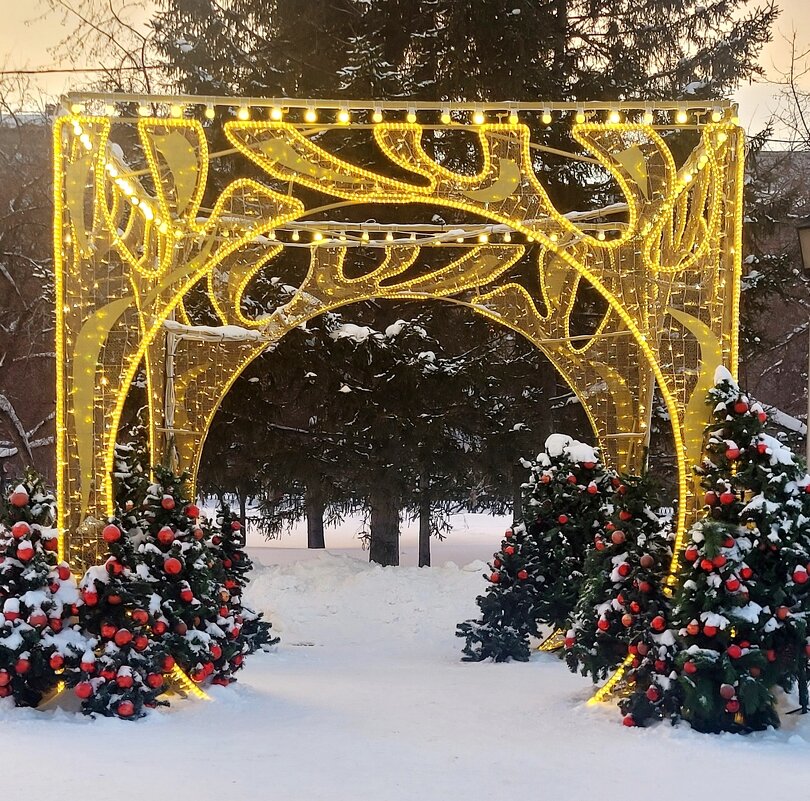 Праздничная беседка - Галина Нестратова