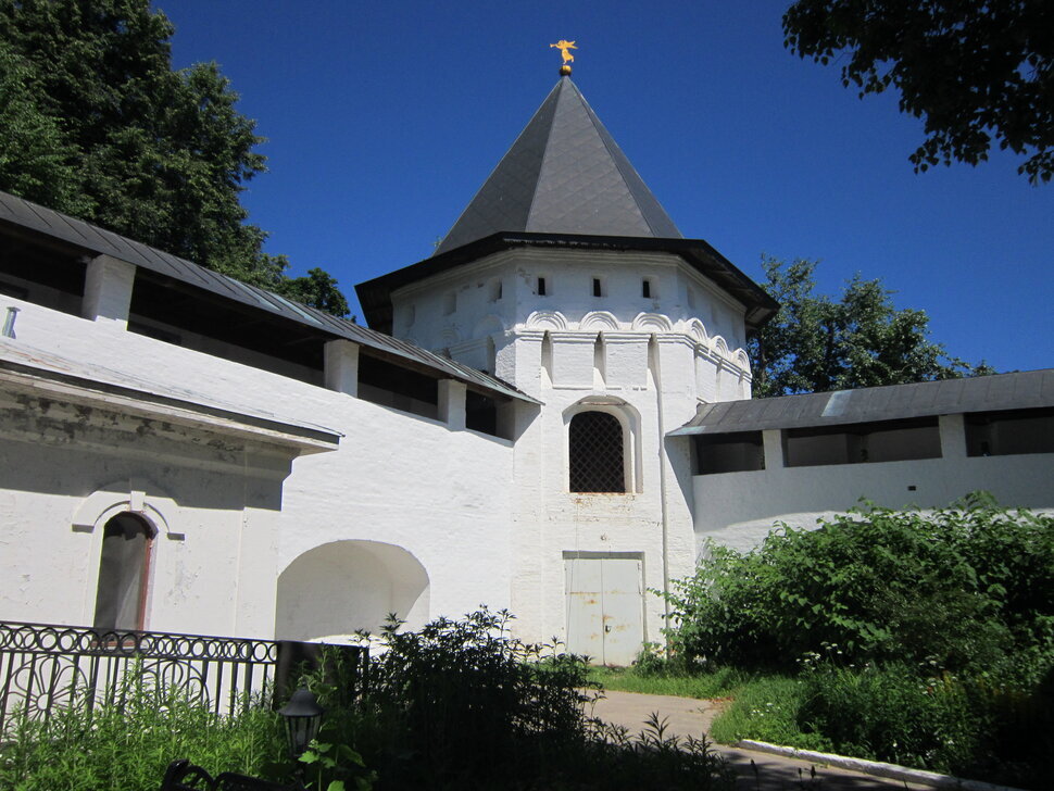 Башня Саввино-Сторожевского монастыря - Дмитрий Никитин Башня Саввино-Сторожевского монастыря - Дмитрий Никитин