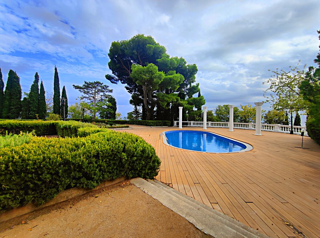 Архитектурно-парковый комплекс Юсуповского дворца в посёлке Кореиз. - Виктор Мухин