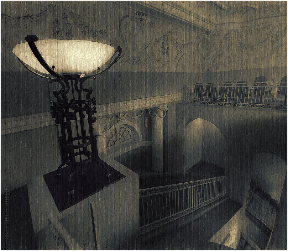 My magic Petersburg_03813_2_Фрагмент интерьера лестницы в одном из корпусов Ун-та им. Герцена - Станислав Лебединский