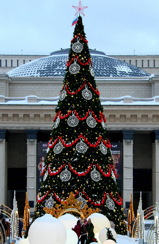 В центре - Vlad Сергиевич