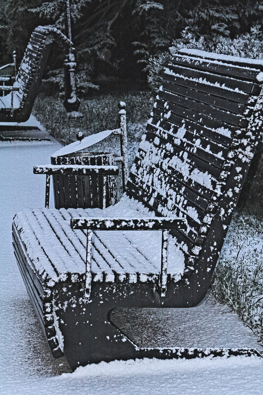 Скамейка в снегу. - Giant Tao /