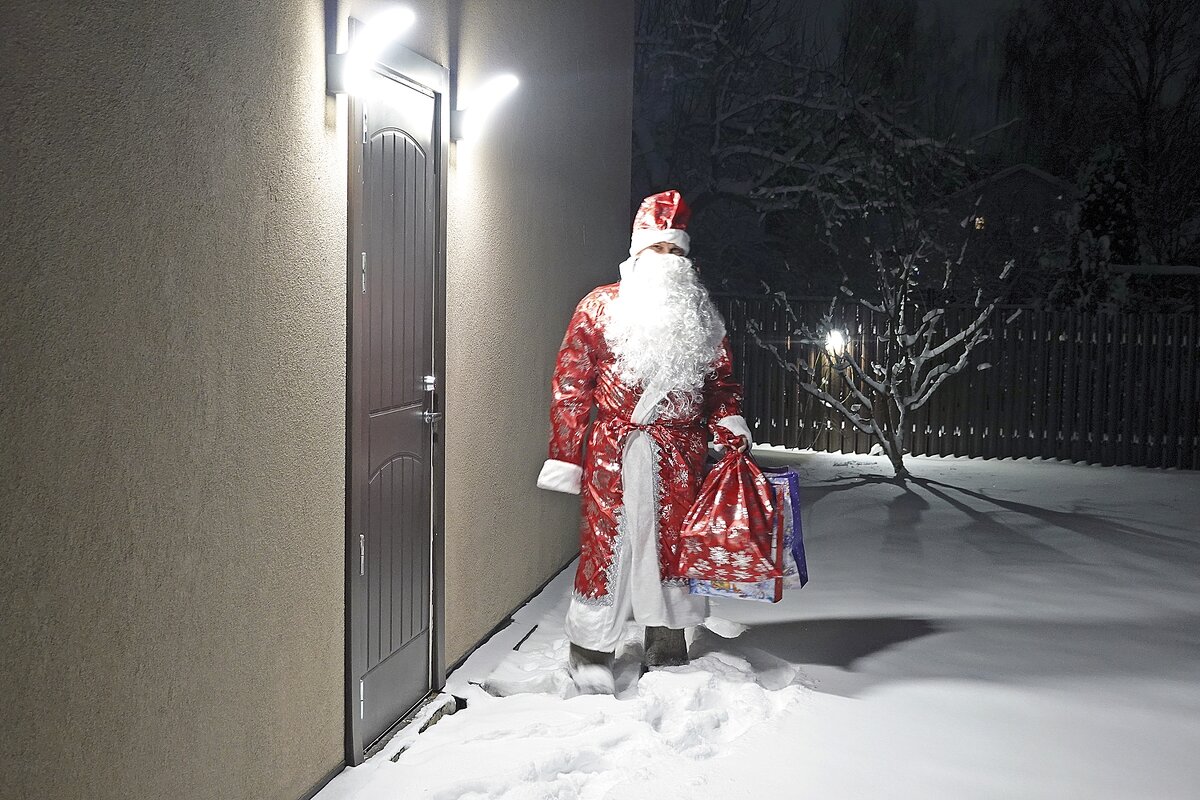 К нам зашёл Дед Мороз - Валерий Иванович