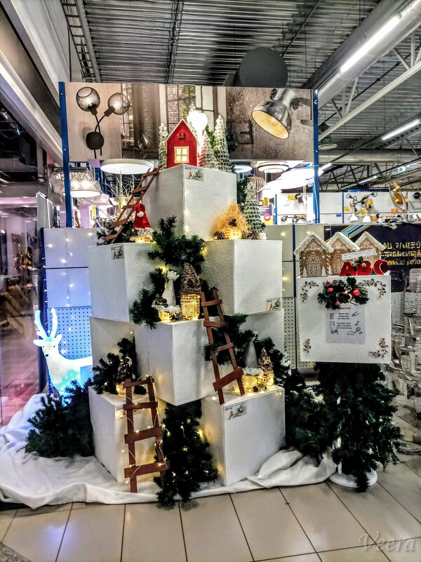 Уголок в торговом центре - Veera V