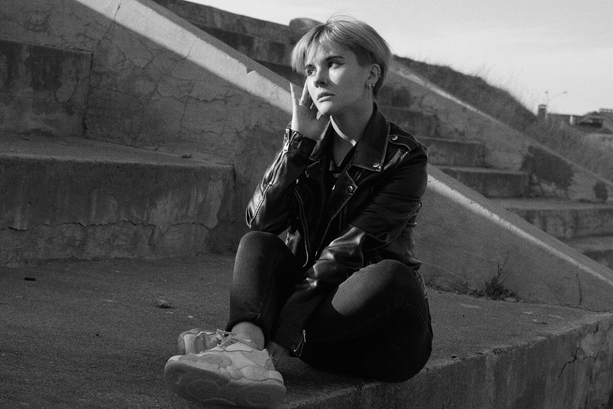 ДЕВУШКА В ГОРОДЕ - Елена Панова