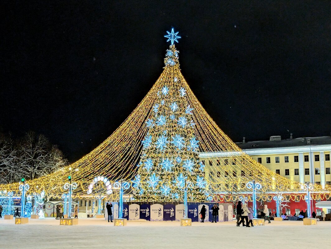 Новогодний Киров - Анастасия Логинова Новогодний Киров - Анастасия Логинова