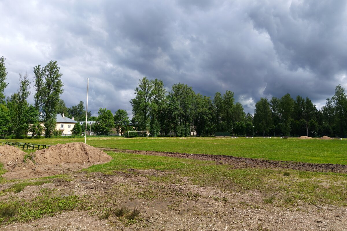 Стадион в г.Дно - Артем 