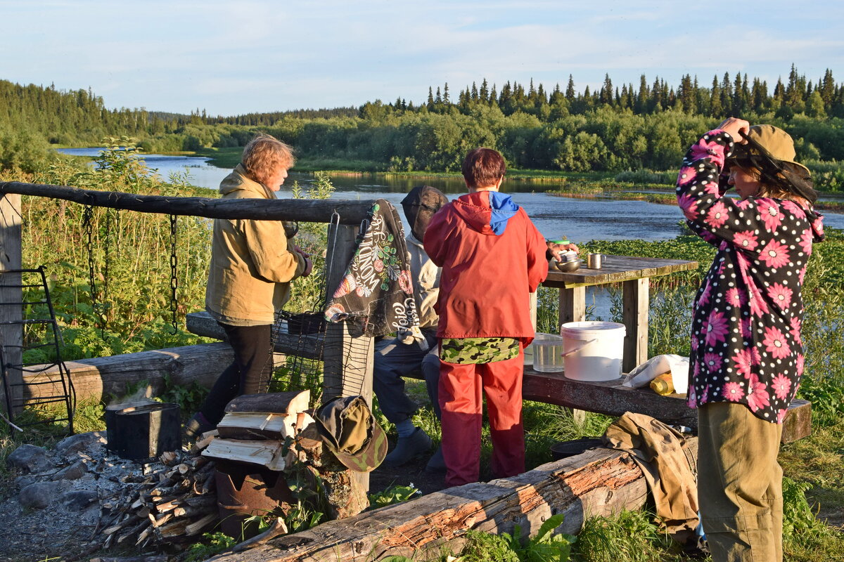 У костра. - ВикТор Быстров