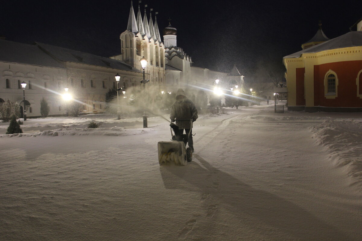 вечерний монастырь - Сергей Кочнев