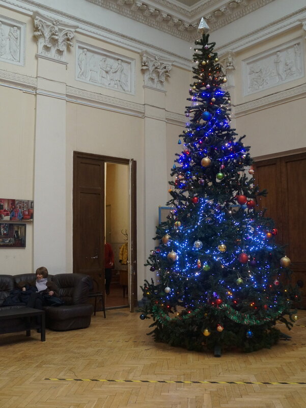 елка в фойе Дома кино - zavitok * елка в фойе Дома кино - zavitok *