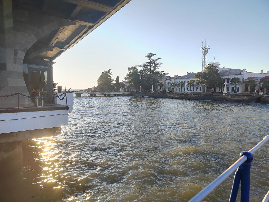 "Под животом  моста" - Фотогруппа Весна