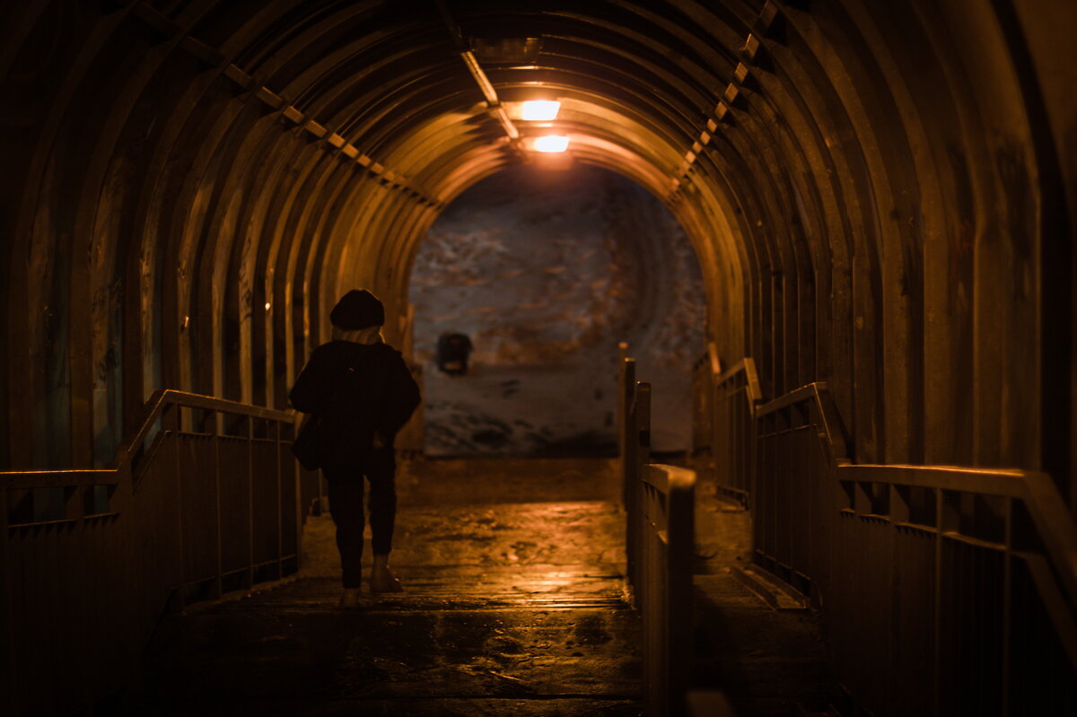 обычный переход, но похож на переход в другой мир - Артём Евтюхов