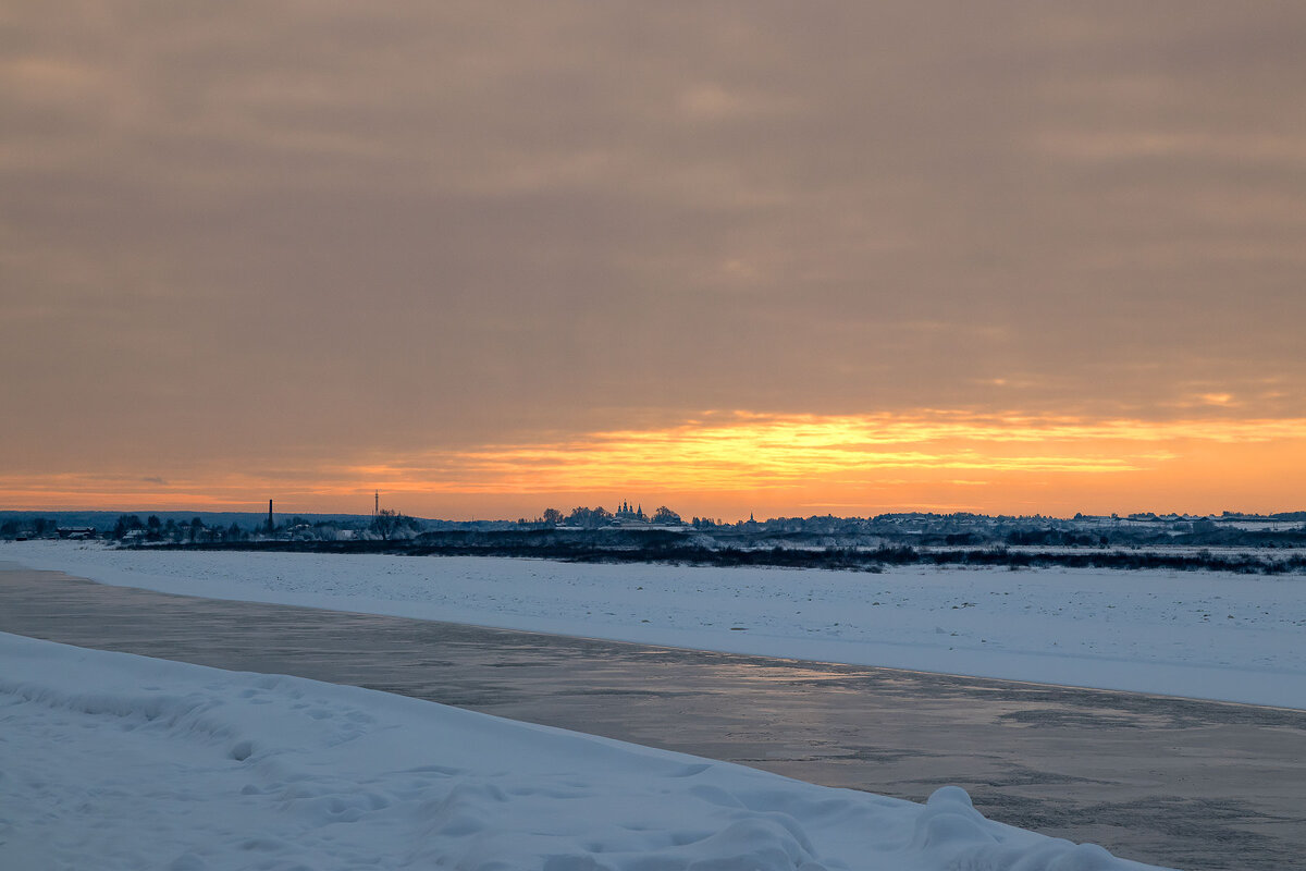 Гледенский монастырь. Река Сухона. - Андрей Дурапов