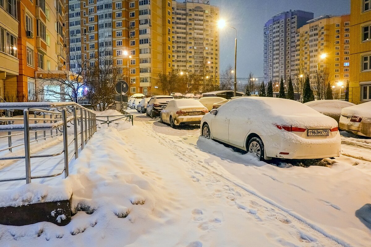А снегу всё больше - Валерий Иванович