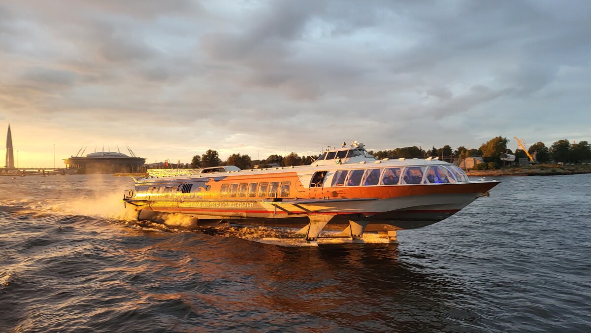 “Метеор”  на Неве. - ast62 