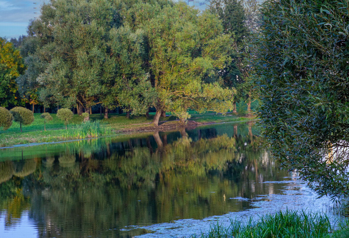 Отражение.р, Мухля. Минск. - Lucy Schneider 