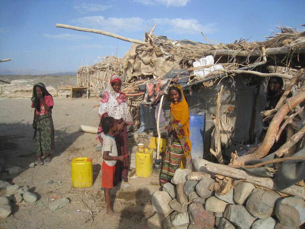 Афарские девчата в большом количестве. - unix (Илья Утропов)