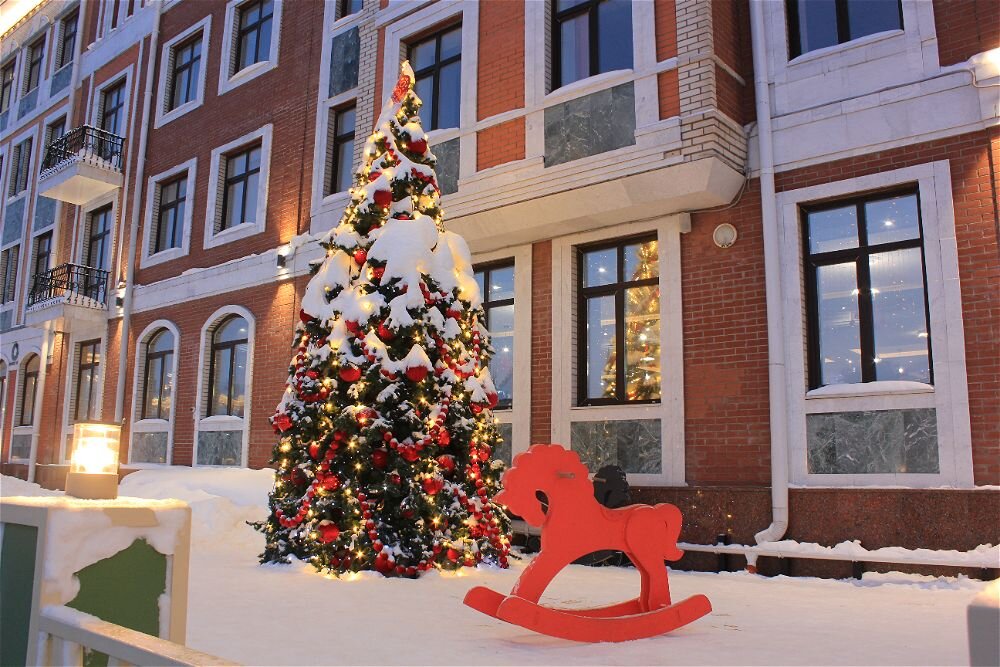 Pro красную лошадку - Alisia La DEMA