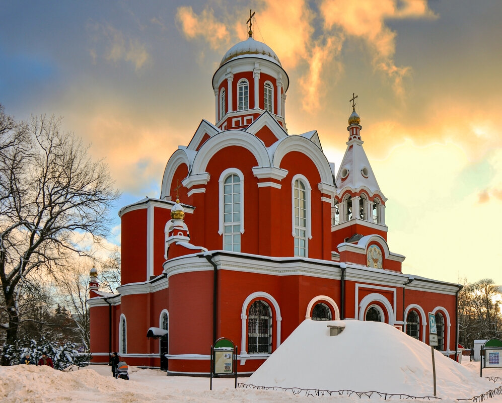 Храм Благовещения Пресвятой Богородицы в Петровском парке - skijumper Иванов