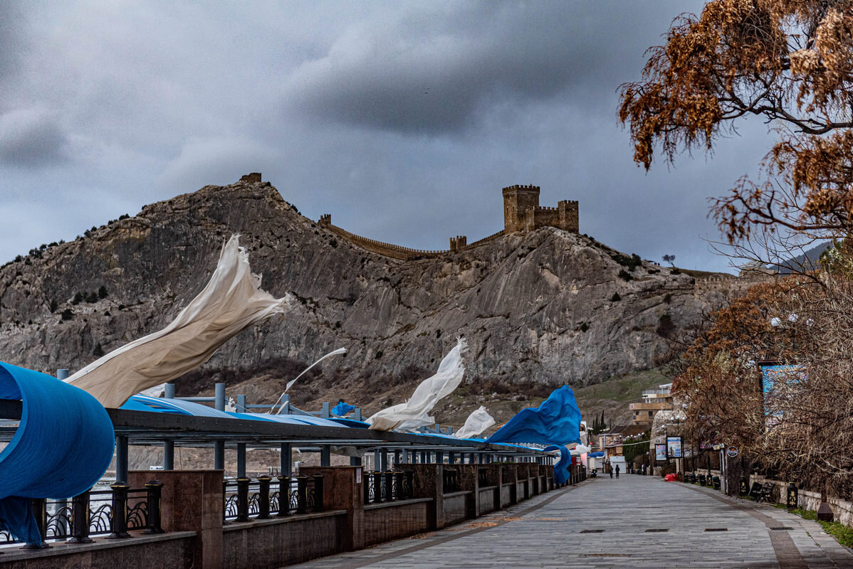 ветер гуляет по набережной - Дмитрий Лупандин