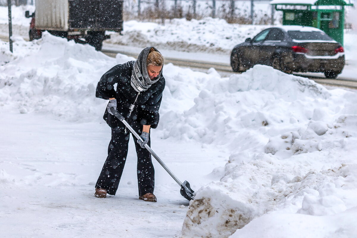 Женщина с упорством боролась со стихией. - Анатолий. Chesnavik.