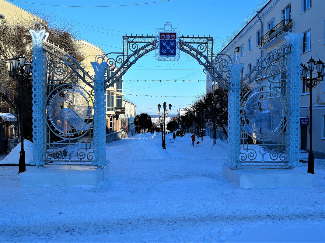 Чебоксары. Новогодняя арка бульвара Купца Ефремова. - Пётр Чернега Чебоксары. Новогодняя арка бульвара Купца Ефремова. - Пётр Чернега