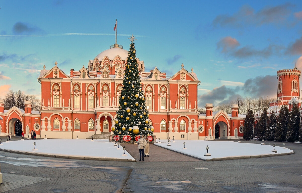 Петровский путевой дворец - skijumper Иванов Петровский путевой дворец - skijumper Иванов