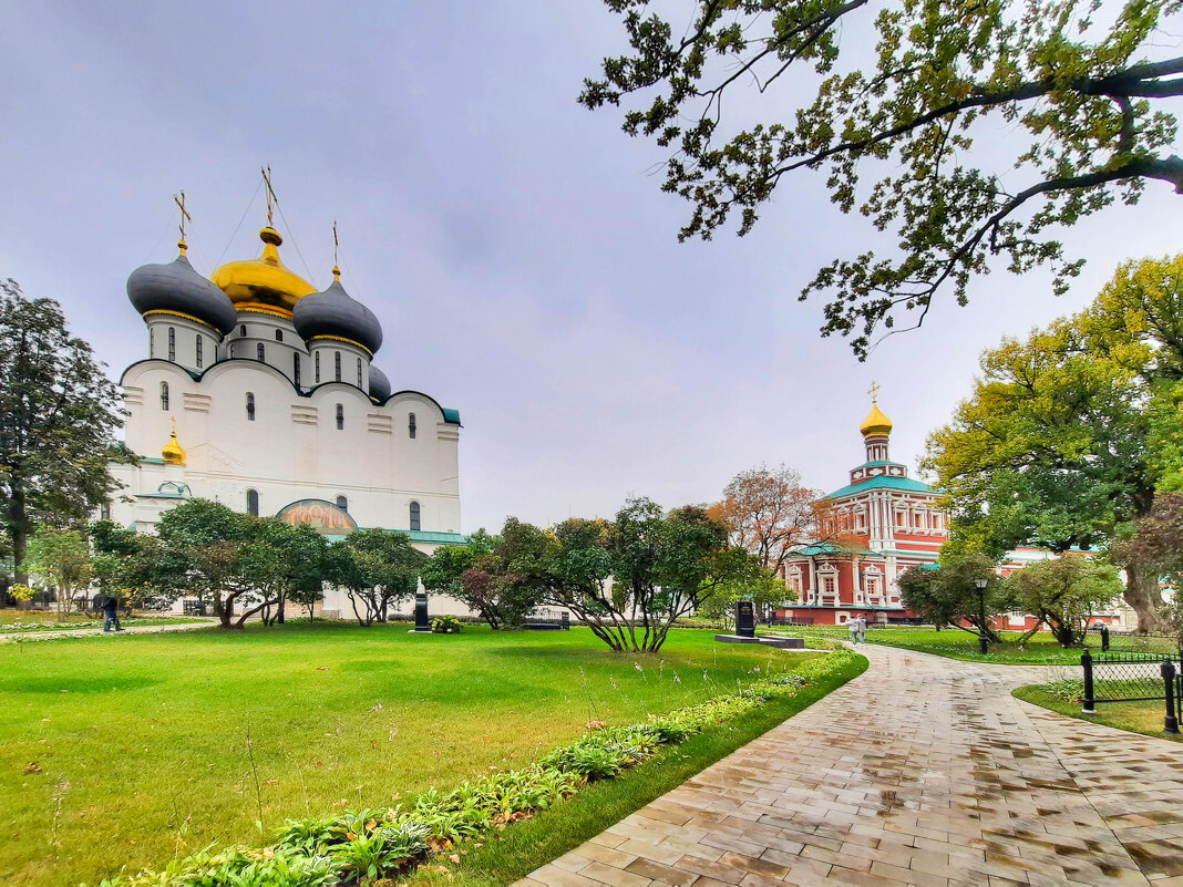 В Новодевичьем монастыре - Irene Irene