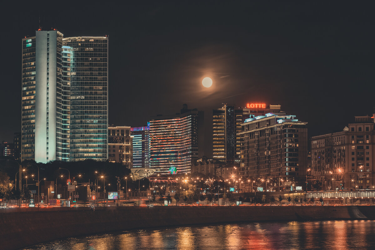 Лунная ночь. Почти на Днепре, почти Куинджи - Игорь Шевченко