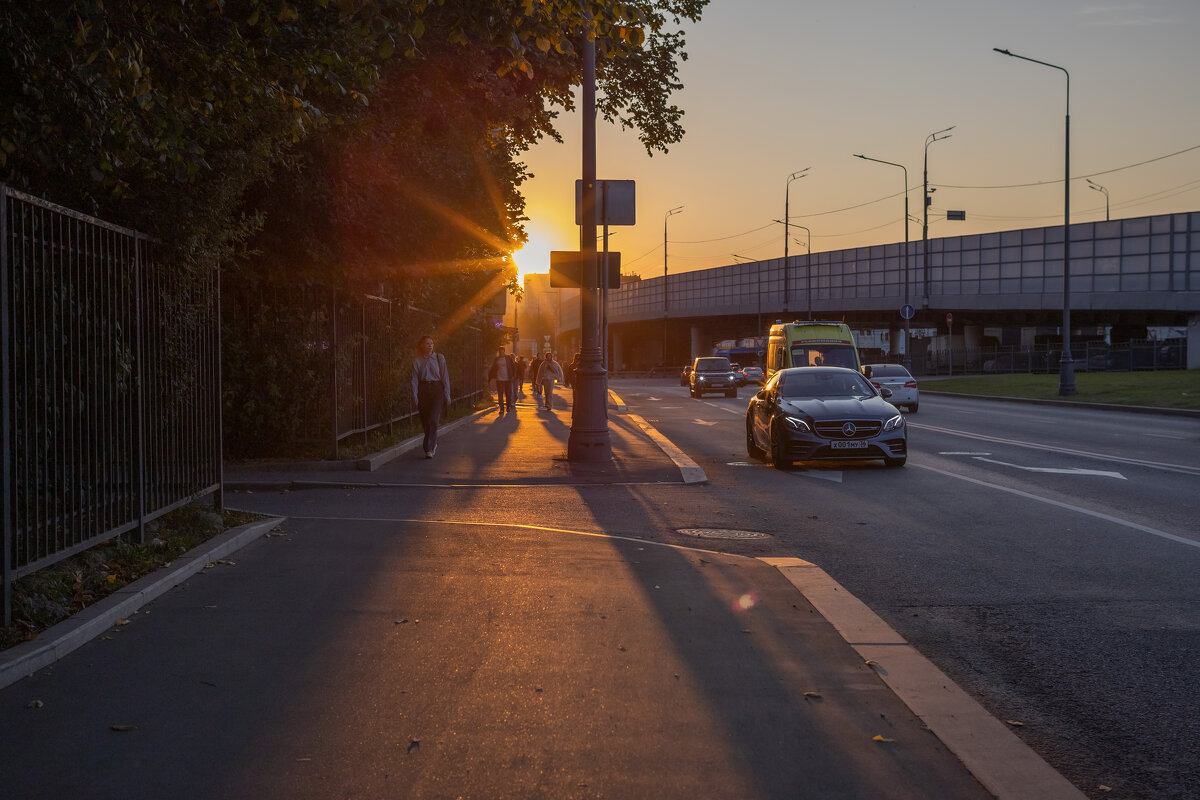Солнце стремилось к горизонту... - Олег Дорошенко