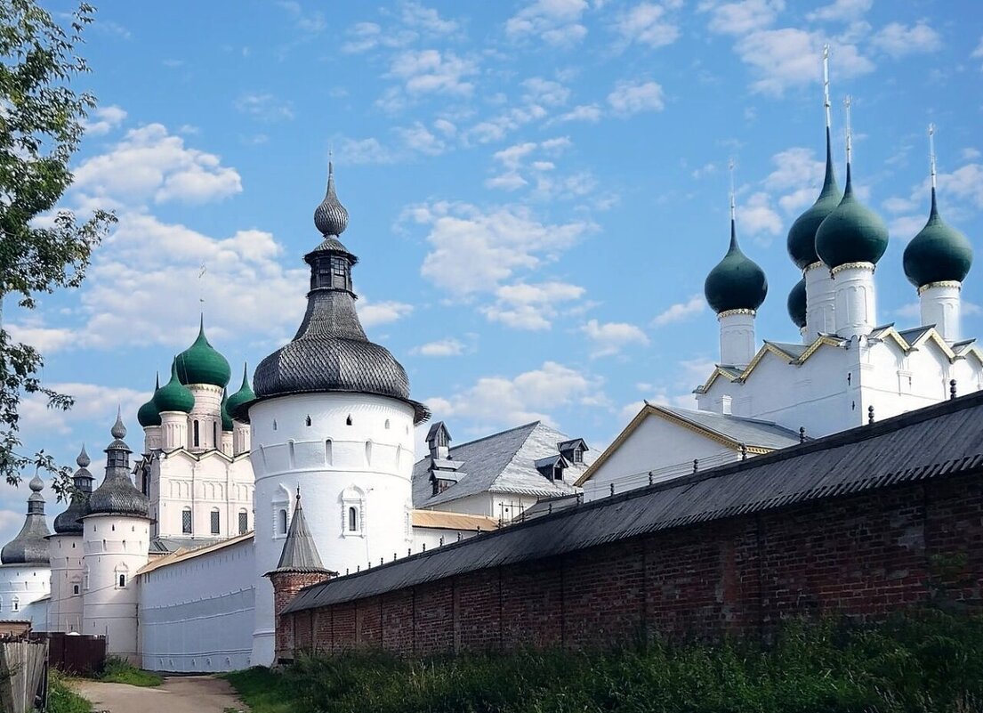 У стен Ростовского кремля - Наталья ***