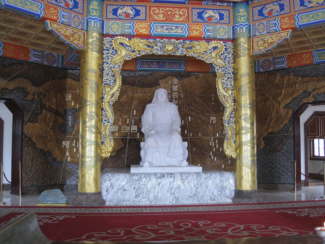 Скульптура Чингисхана. - unix (Илья Утропов)