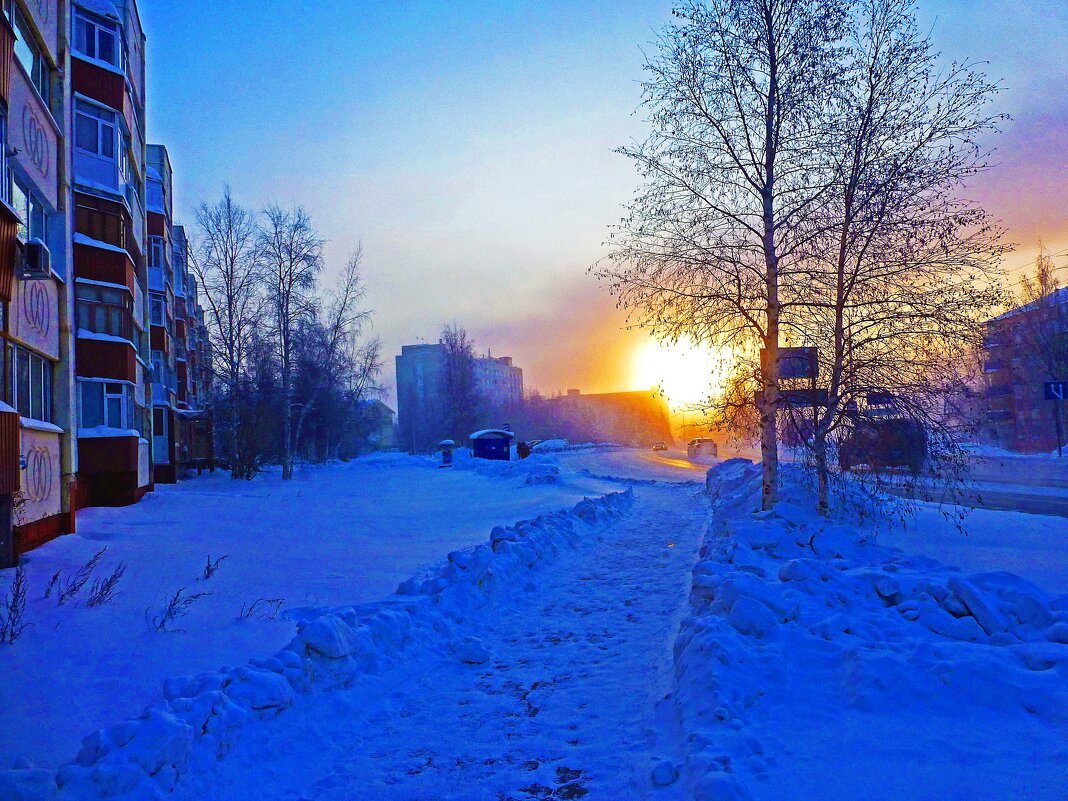 Ни души на улице...Крещенский мороз   в Нефтеюганске. - Владимир 