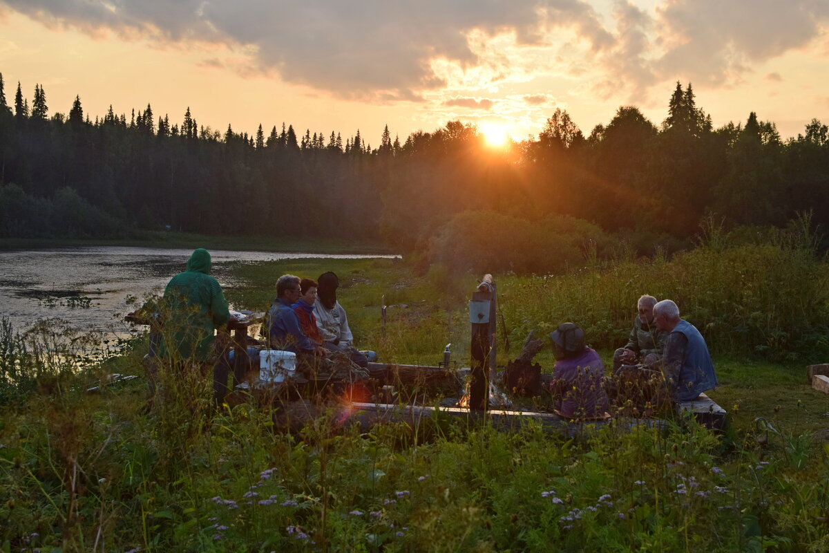 Вечер у костра. - ВикТор Быстров