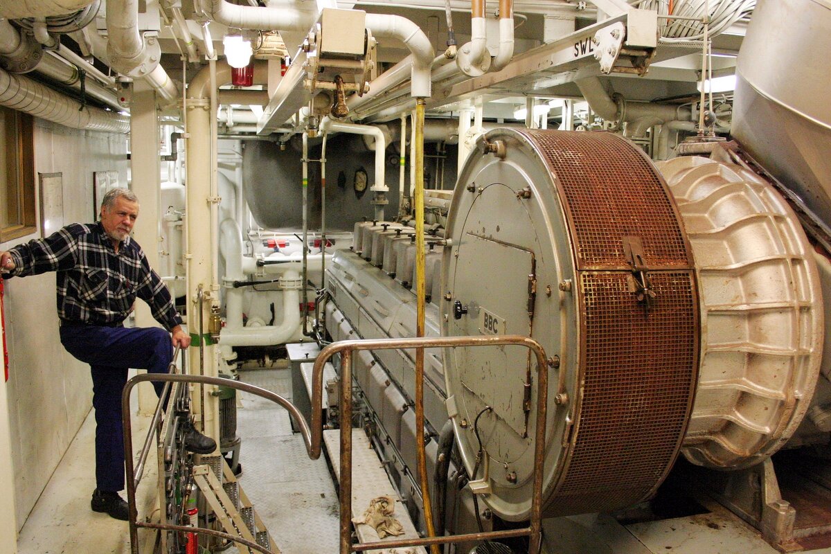 "Портрет" в машинном отделении - В.И 