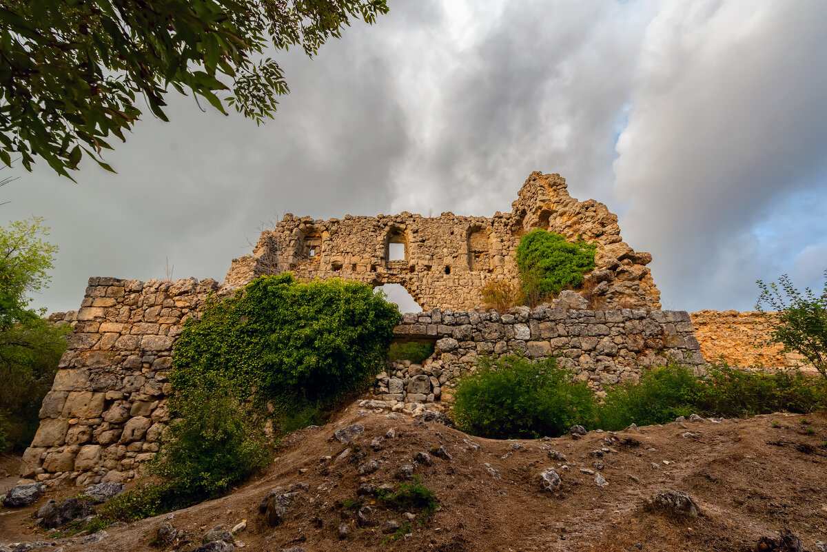 пещерный город Мангуп-Кале - Виталий Емельянов пещерный город Мангуп-Кале - Виталий Емельянов