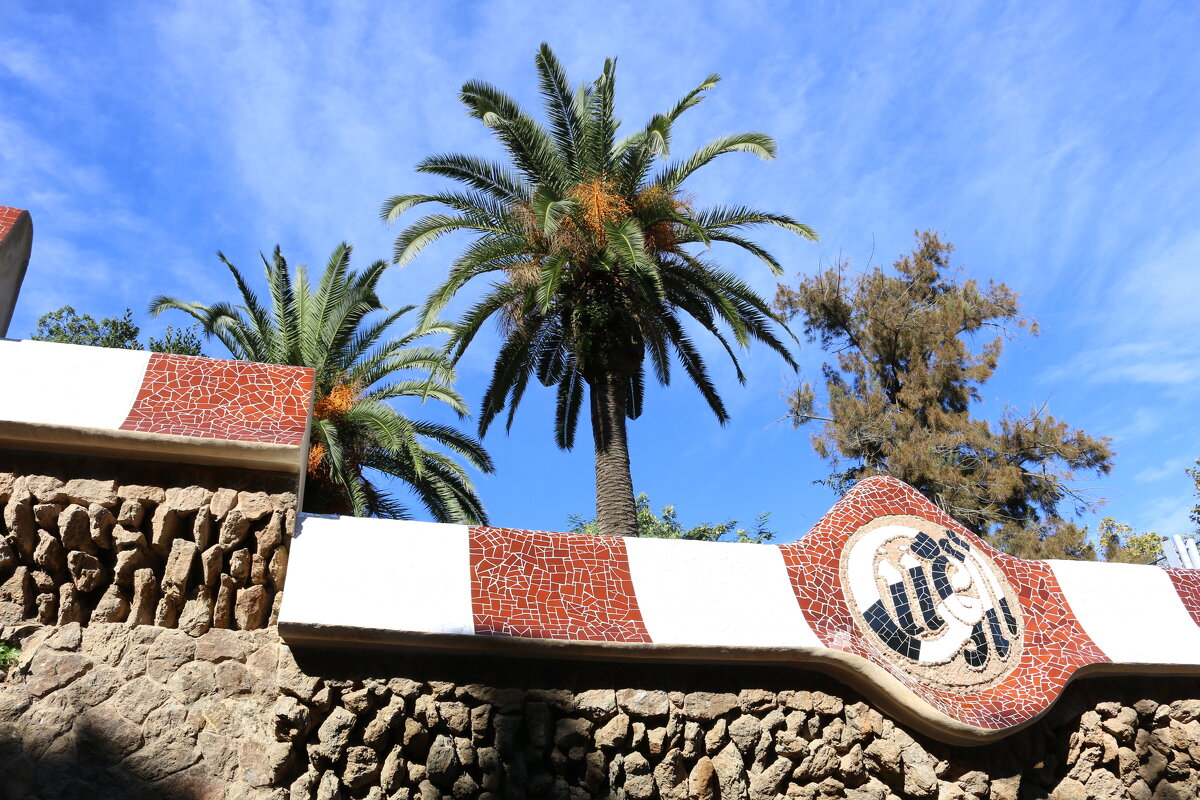 В парке Гуэль - Ольга В парке Гуэль - Ольга