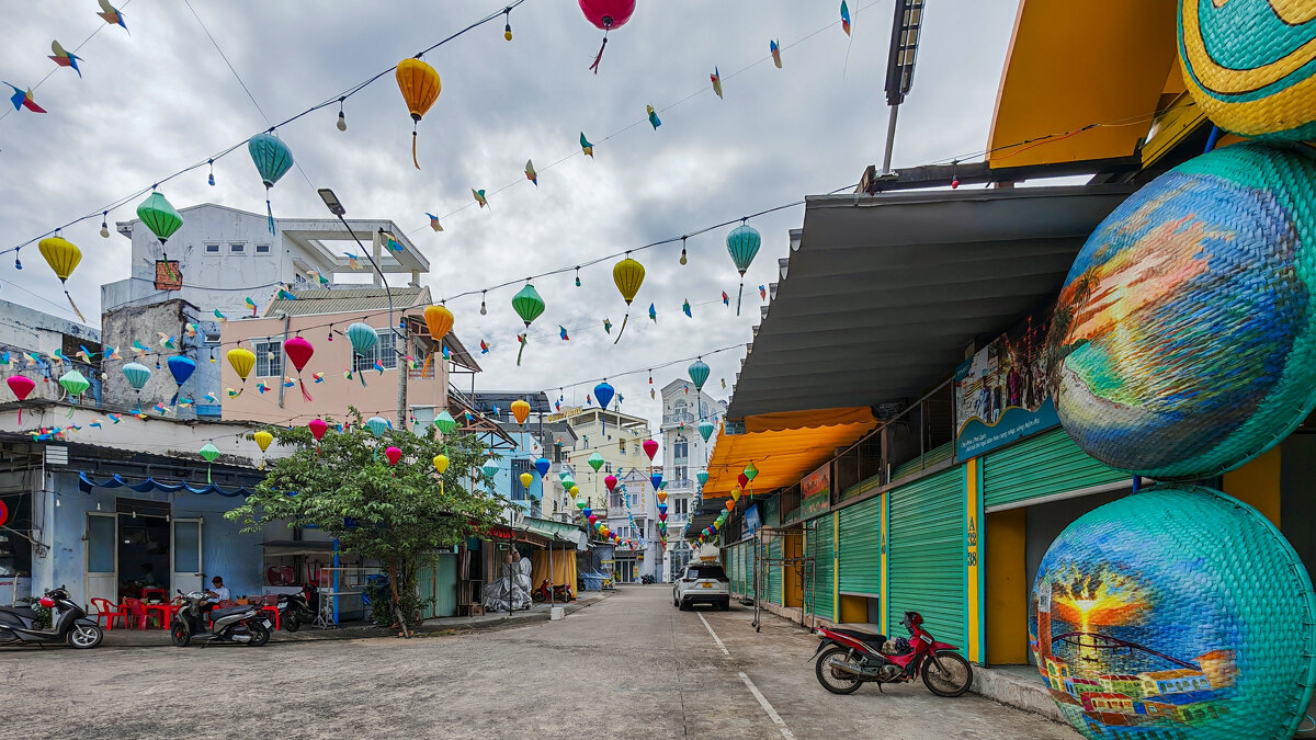 Рынок днем - Dmitry i Mary S